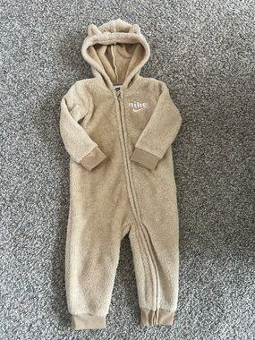 Nike Kids Beige Sherpa One-Piece Hooded Footie